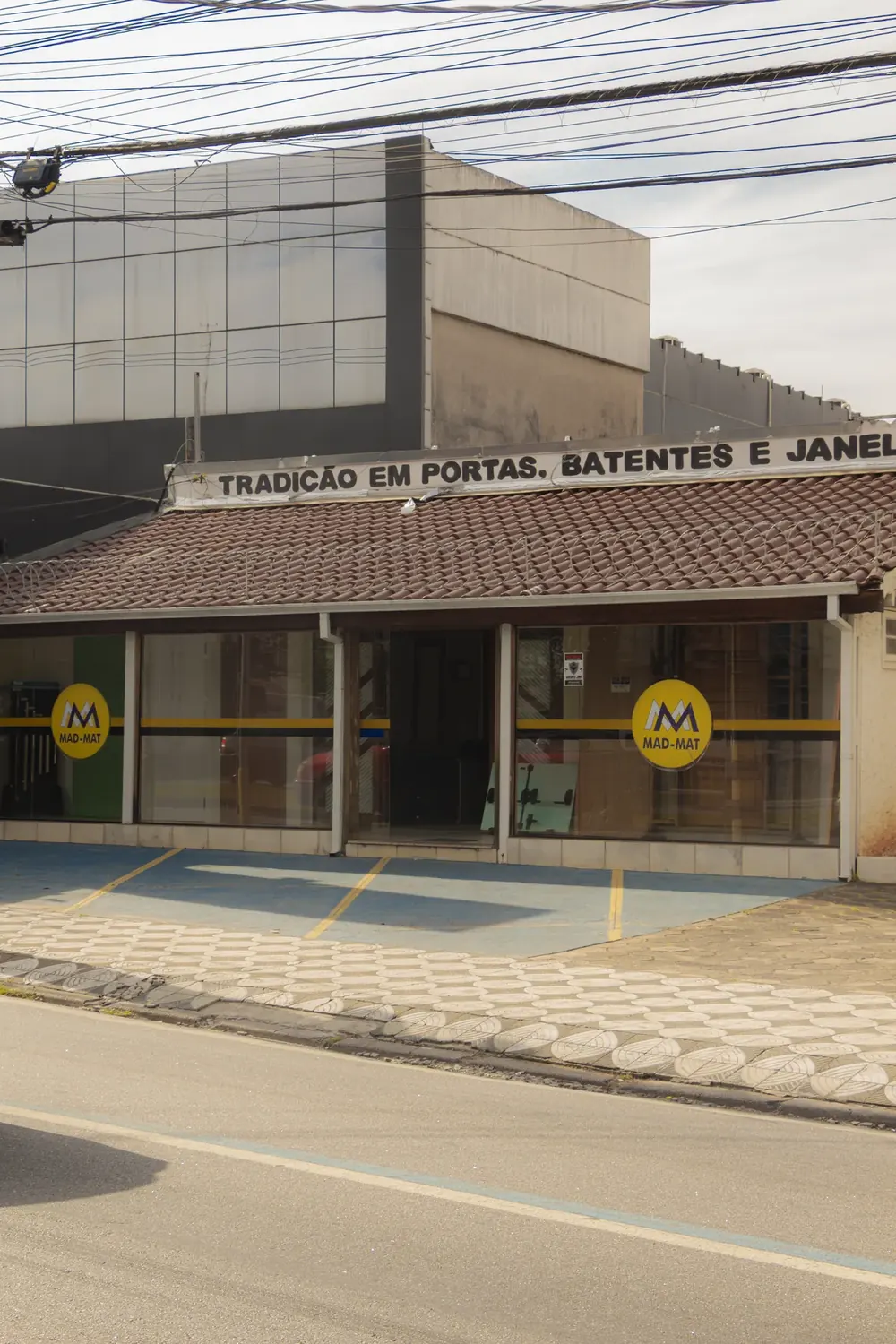 Fachada da Mad Mat na Av. General Carneiro, 1503, em Sorocaba
